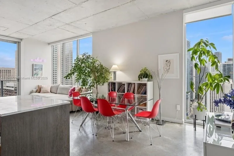151 SE 1st St # 2601, Miami, FL 33131 photo 2