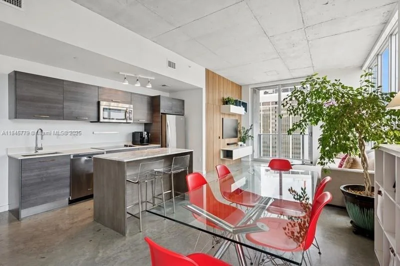 151 SE 1st St # 2601, Miami, FL 33131 photo 3
