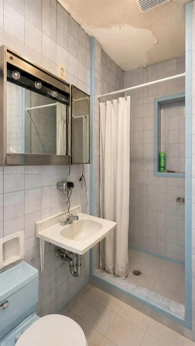 3441 NW 17th St, Miami, FL 33125 photo 9