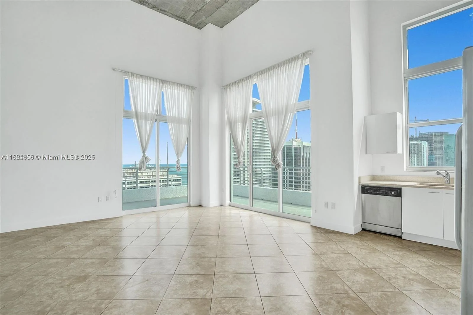 133 NE 2nd Ave # LPH3502, Miami, FL 33132 photo 12