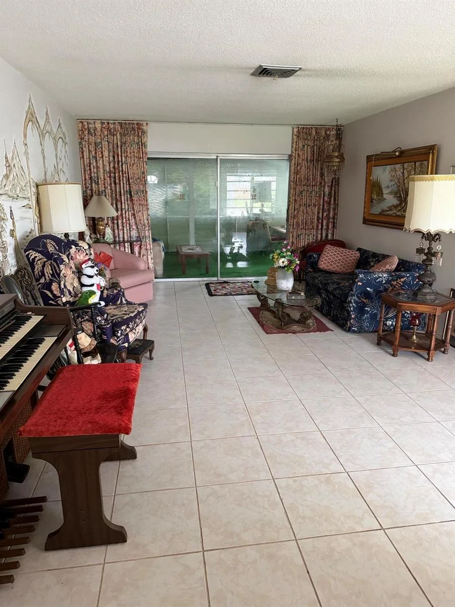 626 S Crescent Drive, Hollywood, FL 33021 photo 6