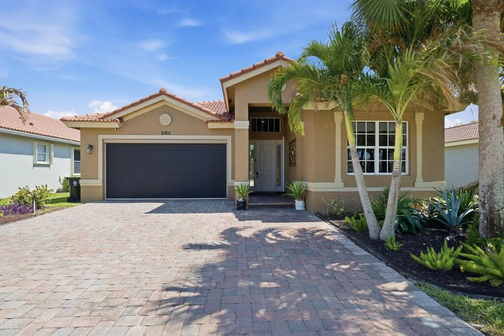 2165 SW Newport Isles Boulevard, Port St. Lucie, FL 34953 photo 3