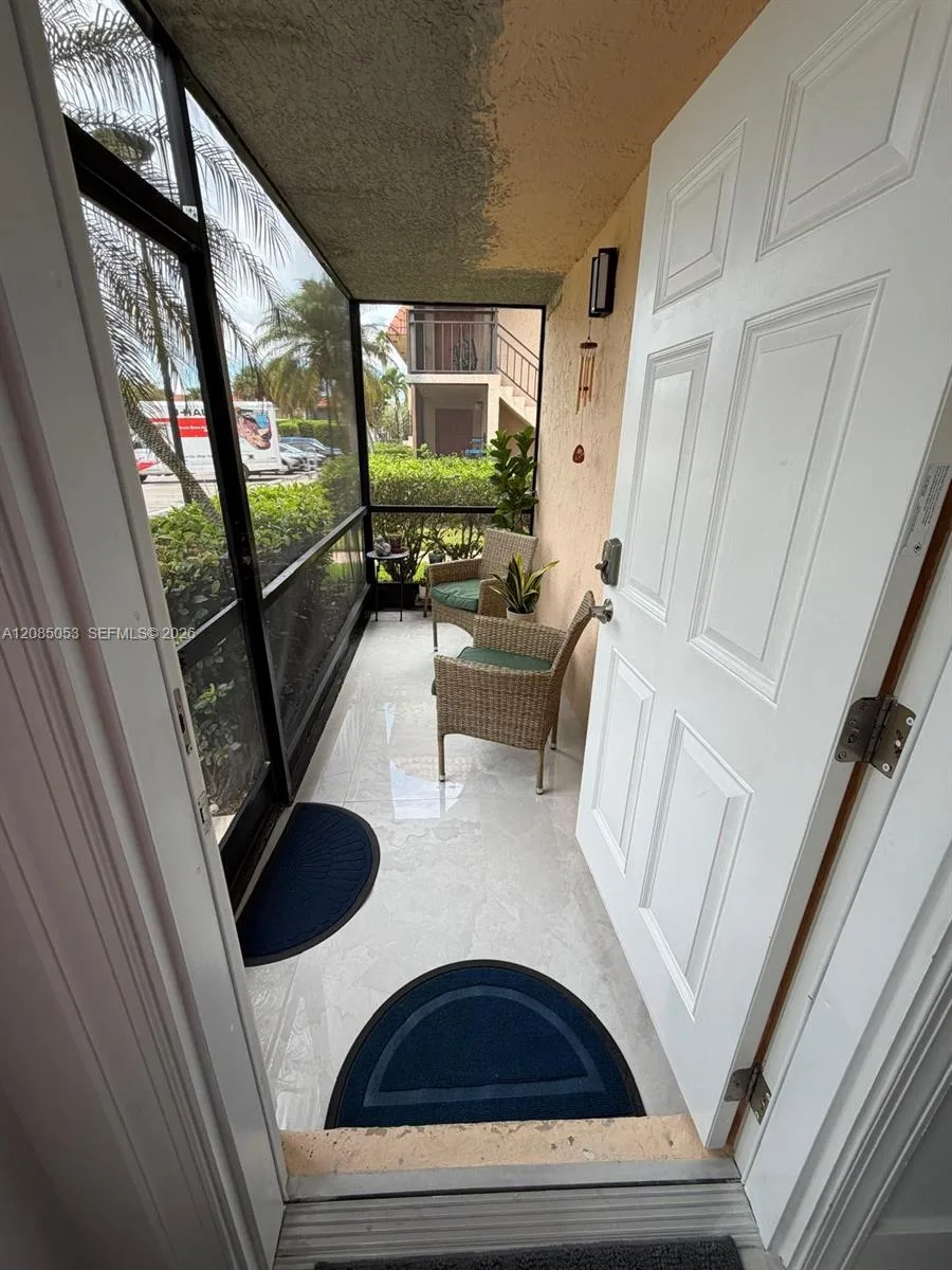 331 Lakeview Dr # 101, Weston, FL 33326