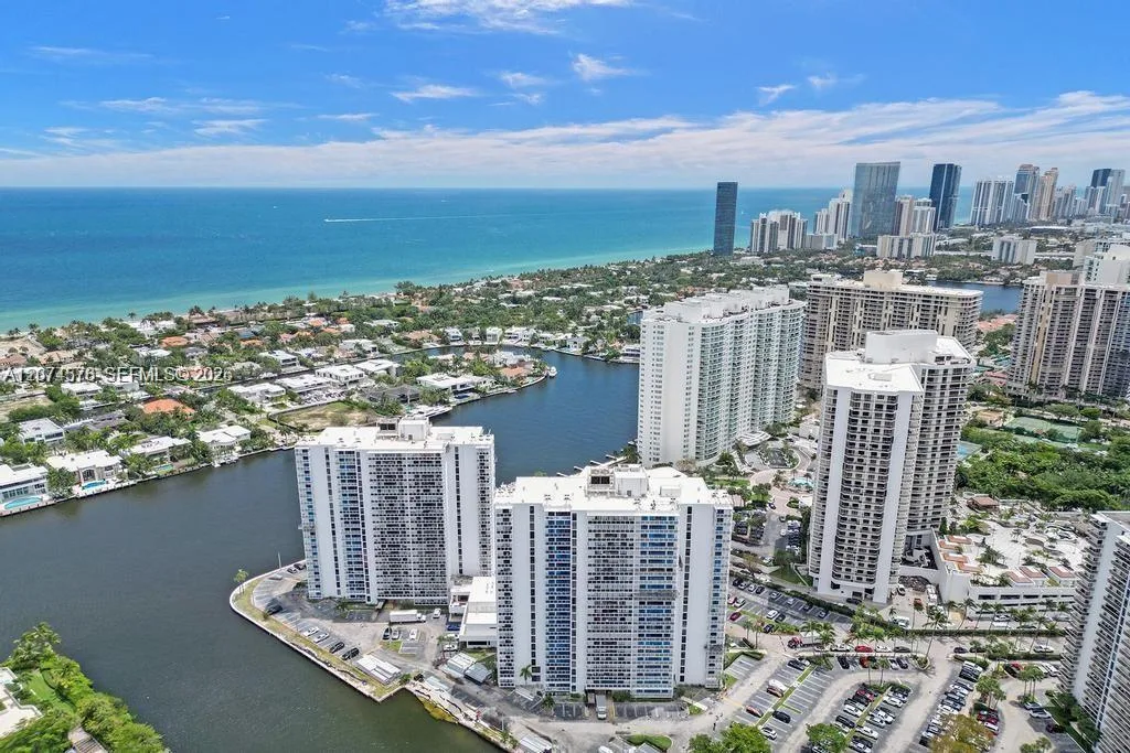 20505 E Country Club Dr # 938, Aventura, FL 33180