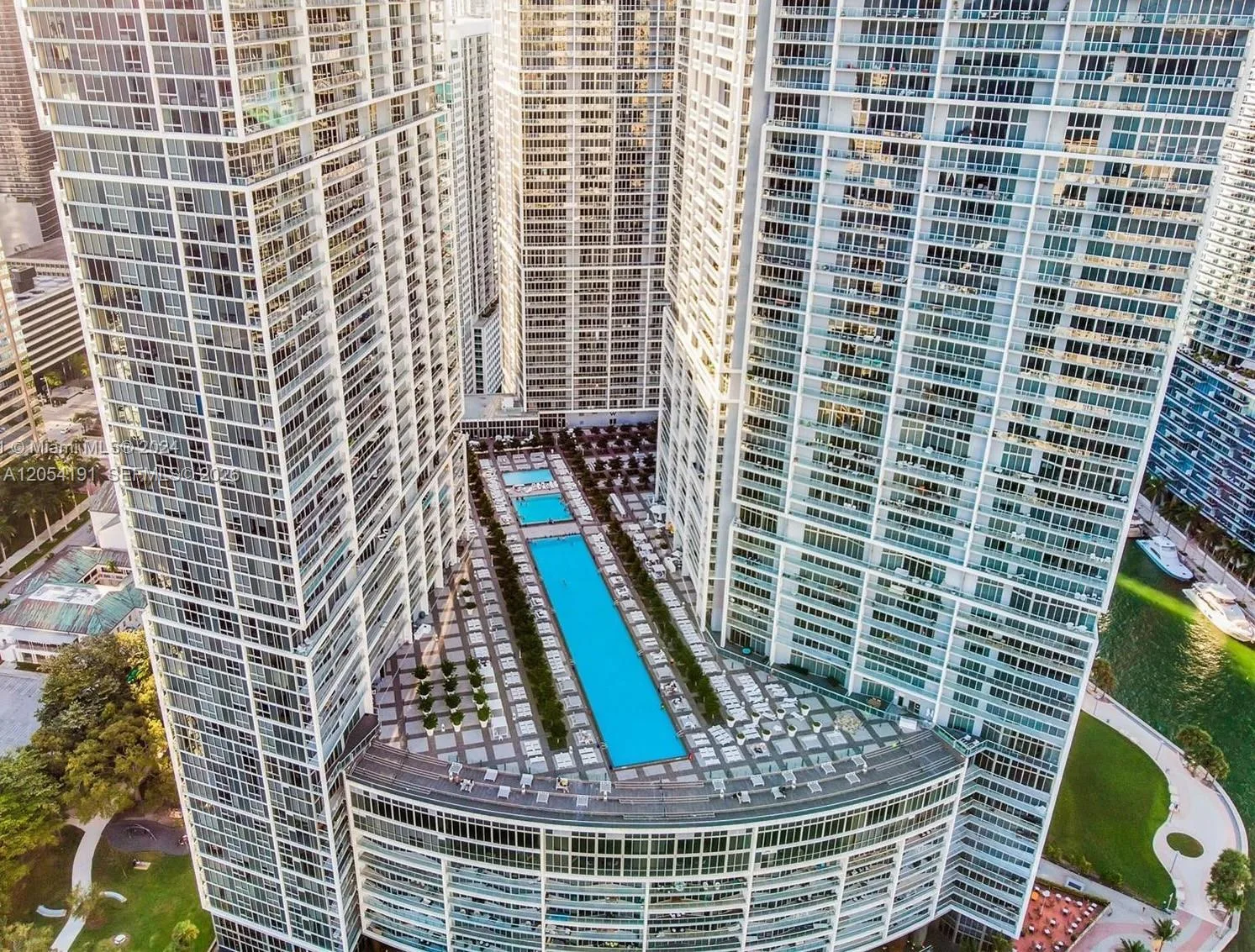 495 BRICKELL AV # 4208, Miami, FL 33131