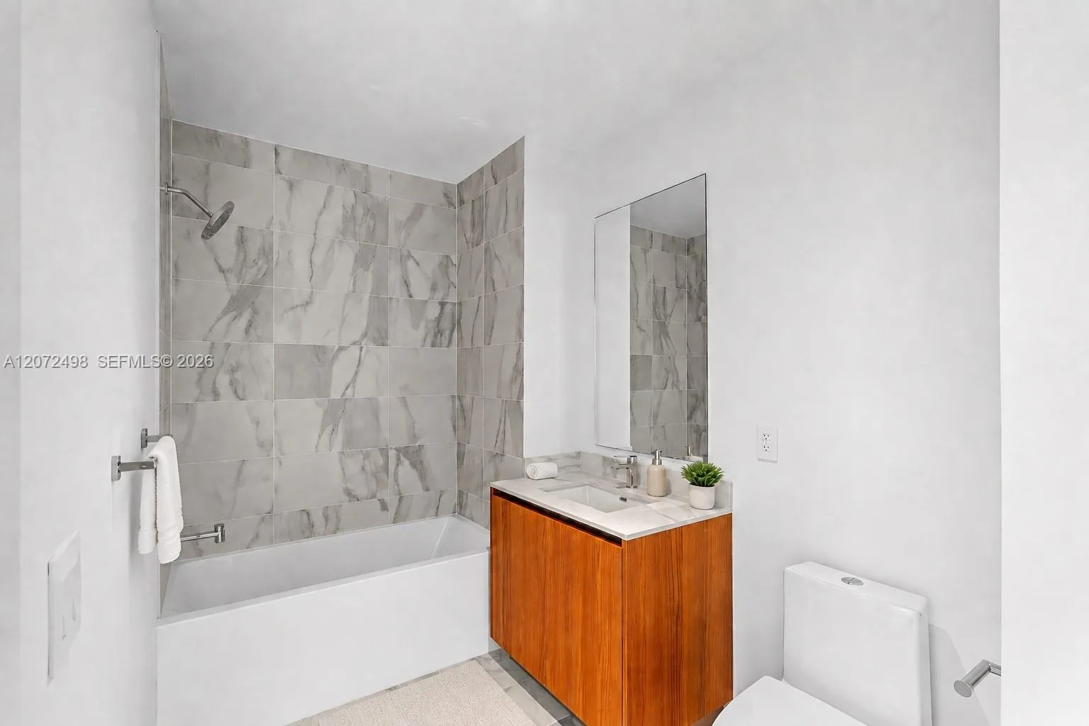 1400 Biscayne Blvd # 4206, Miami, FL 33132 photo 11