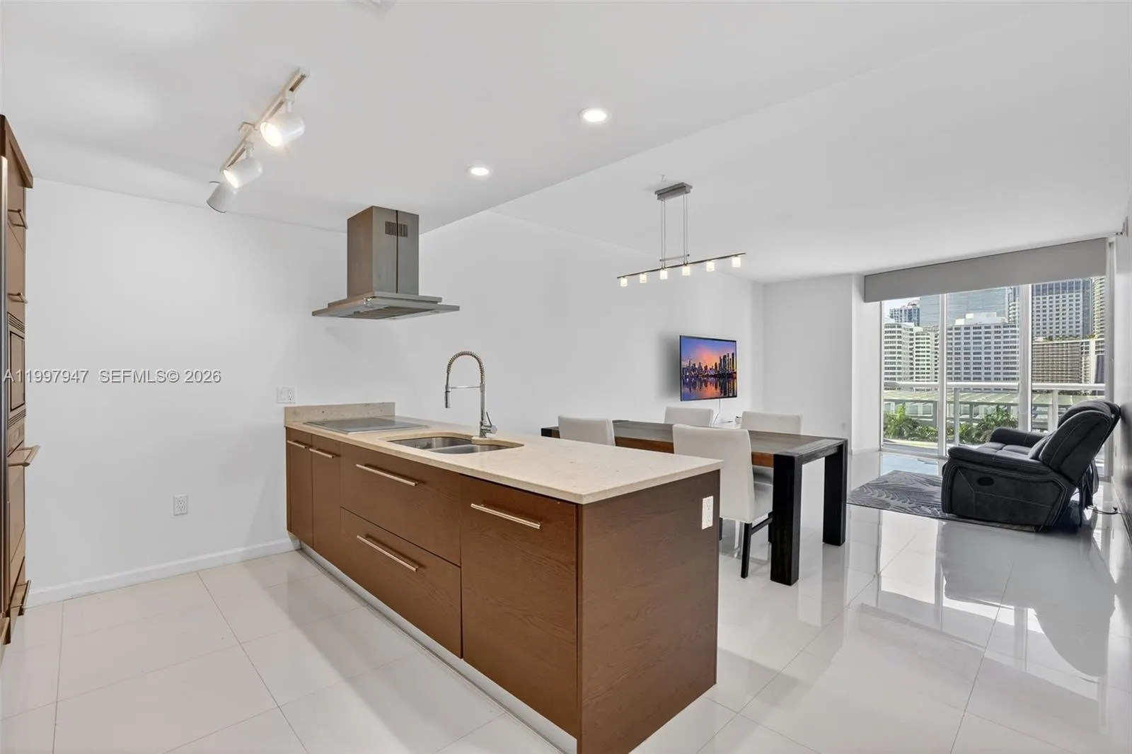 495 Brickell Ave # 1007, Miami, FL 33131 photo 2