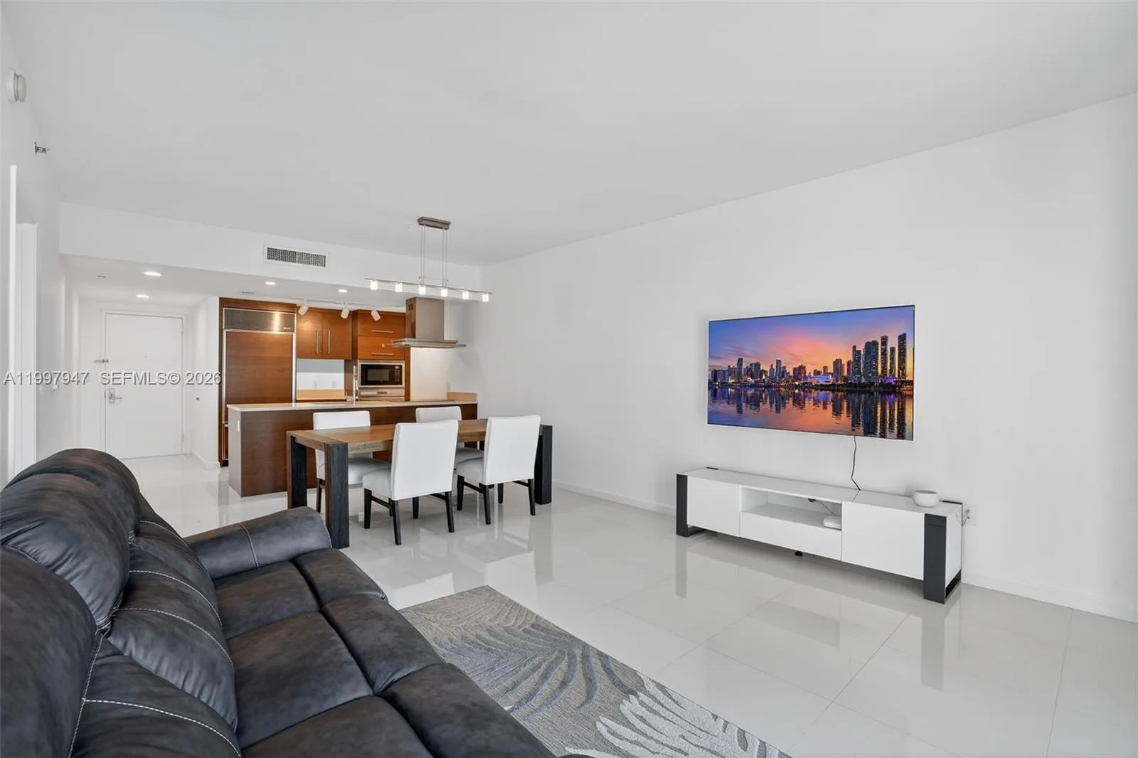495 Brickell Ave # 1007, Miami, FL 33131 photo 3