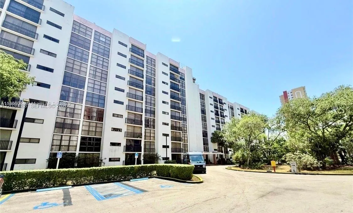 16909 N Bay Rd # 116, Sunny Isles Beach, FL 33160