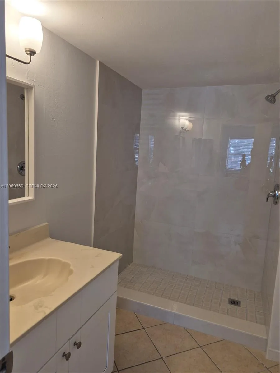 9447 Fontainebleau Blvd # 113, Miami, FL 33172 photo 5