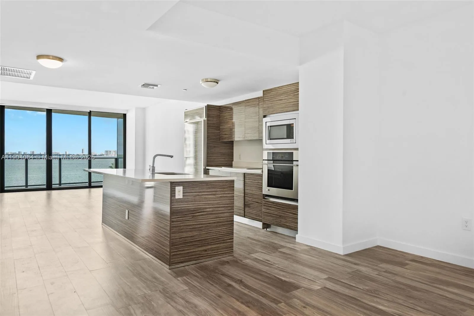 460 NE 28th St # 505, Miami, FL 33137 photo 3
