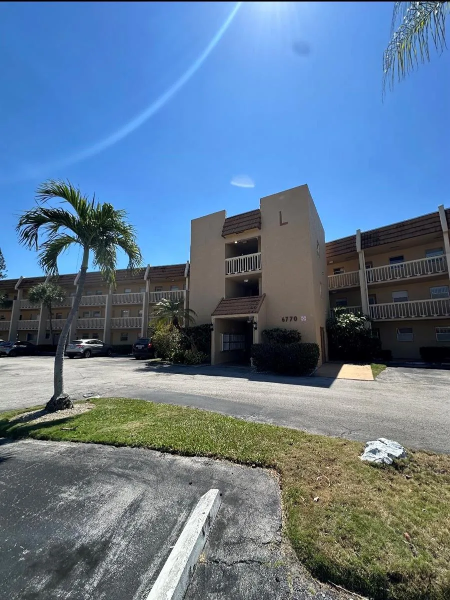 6770 Royal Palm Boulevard # 207l, Margate, FL 33063