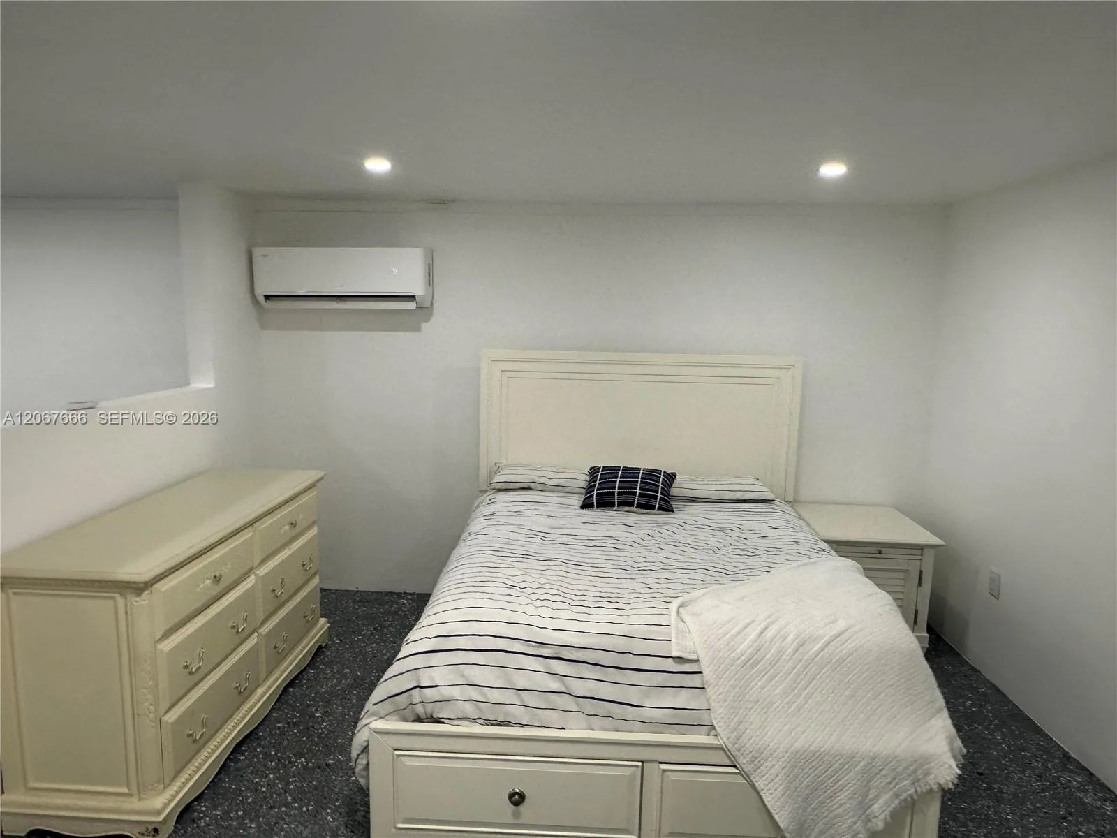 1725 NW 9th Ave # Studio, Fort Lauderdale, FL 33311 photo 4