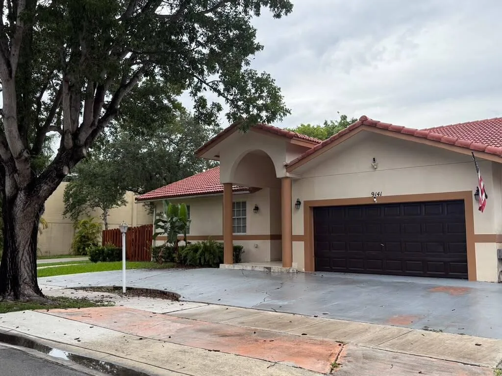 9141 NW 152nd Street, Miami Lakes, FL 33018