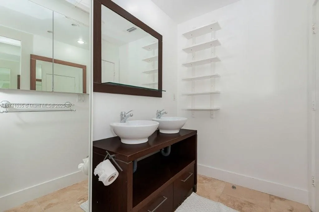 2301 Collins Ave # 1629, Miami Beach, FL 33139 photo 9