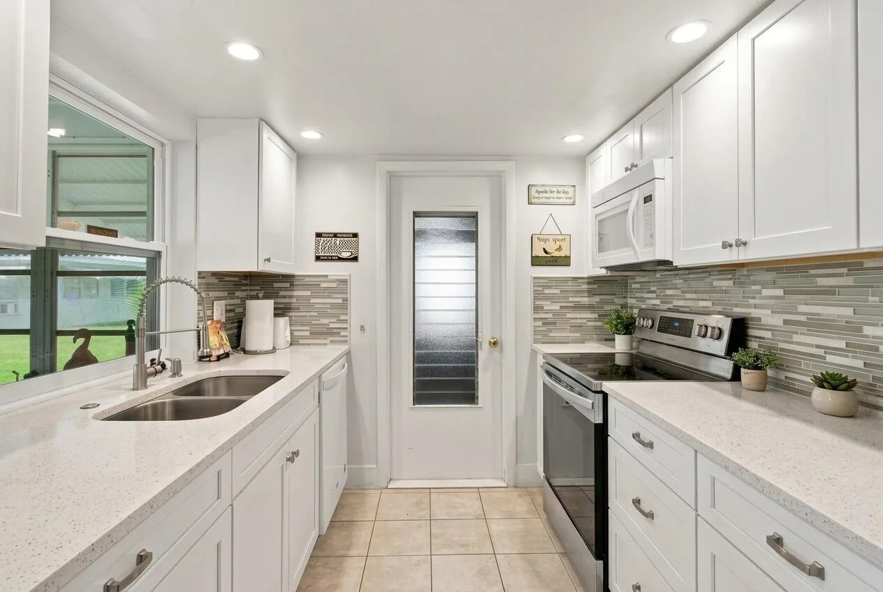 1100 Siesta Avenue, Boynton Beach, FL 33426