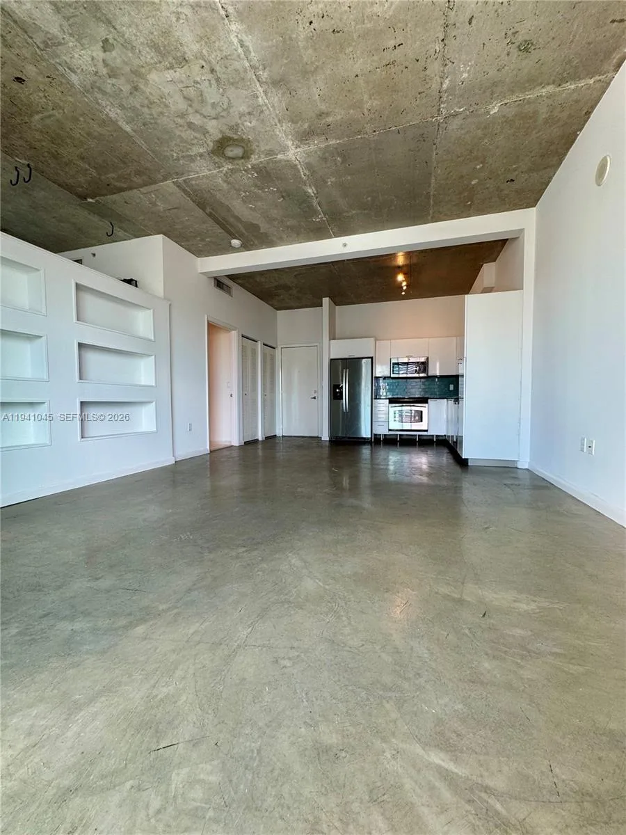 234 NE 3rd St # LPH05, Miami, FL 33132 photo 11