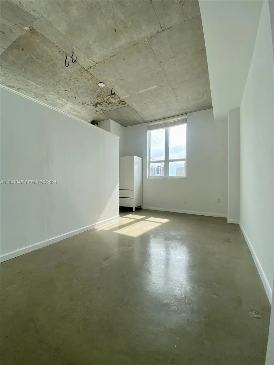234 NE 3rd St # LPH05, Miami, FL 33132 photo 4