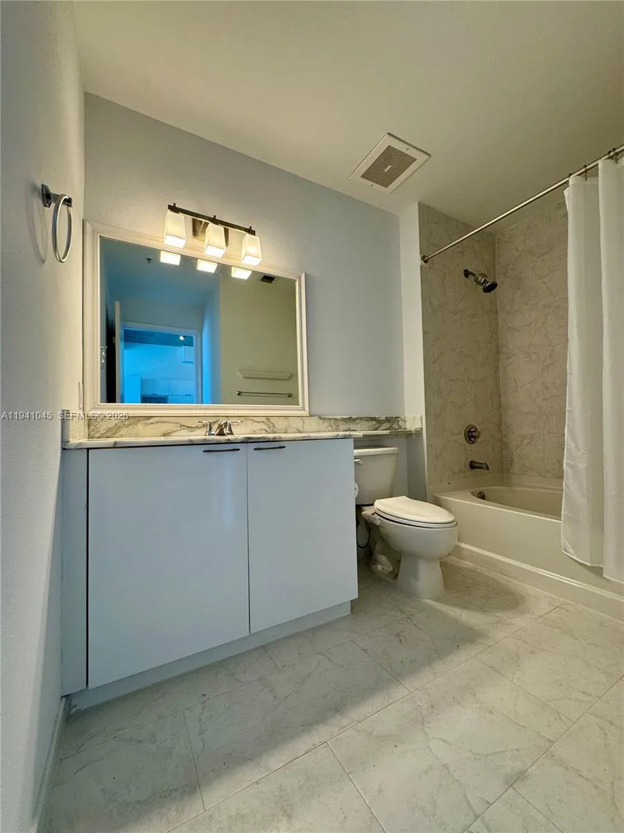 234 NE 3rd St # LPH05, Miami, FL 33132 photo 7