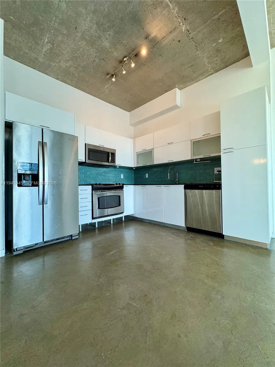 234 NE 3rd St # LPH05, Miami, FL 33132 photo 9
