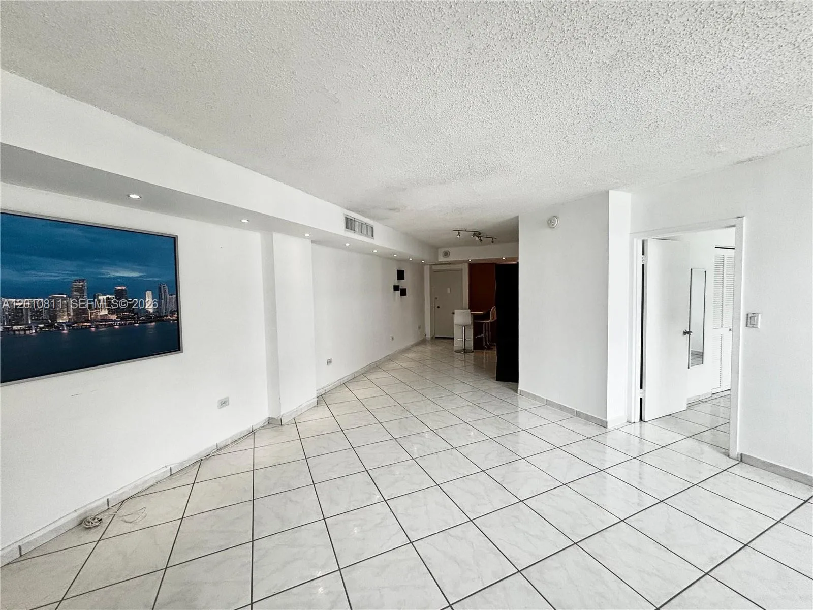 999 Brickell Bay Dr # 1905, Miami, FL 33131 photo 2