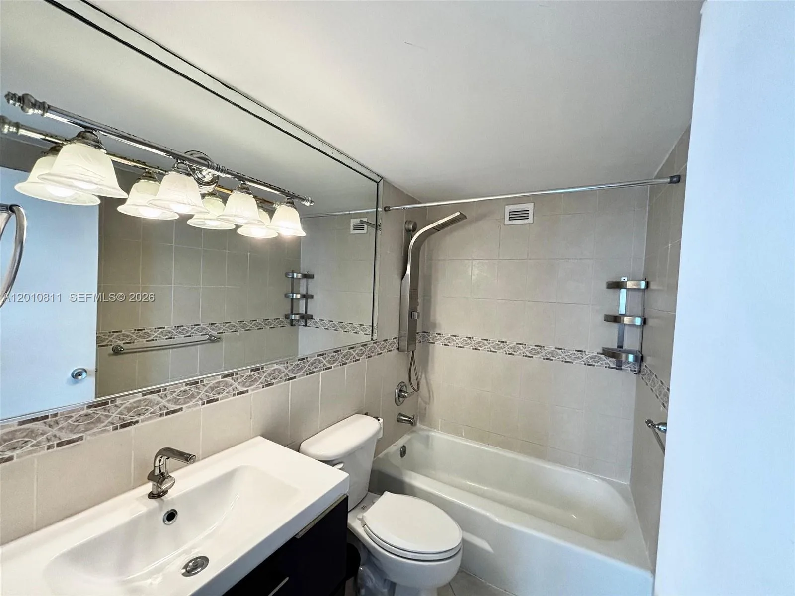 999 Brickell Bay Dr # 1905, Miami, FL 33131 photo 4