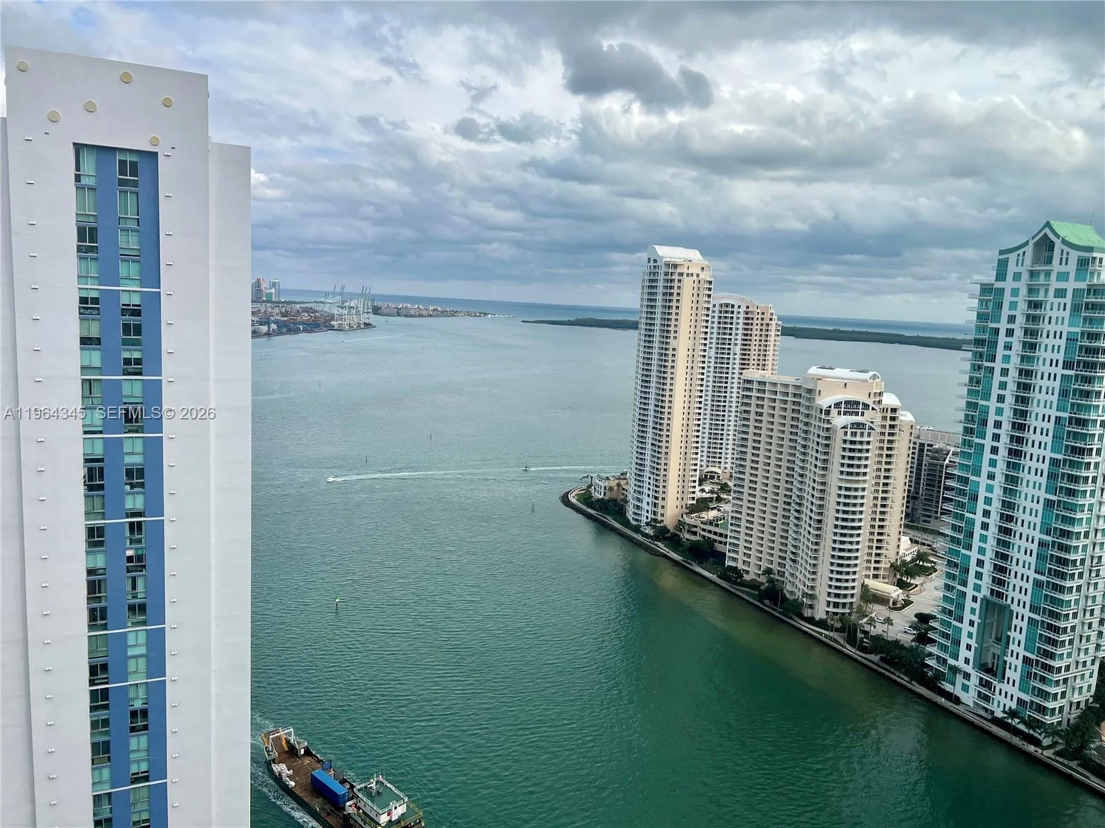300 S Biscayne Blvd # 3614, Miami, FL 33131