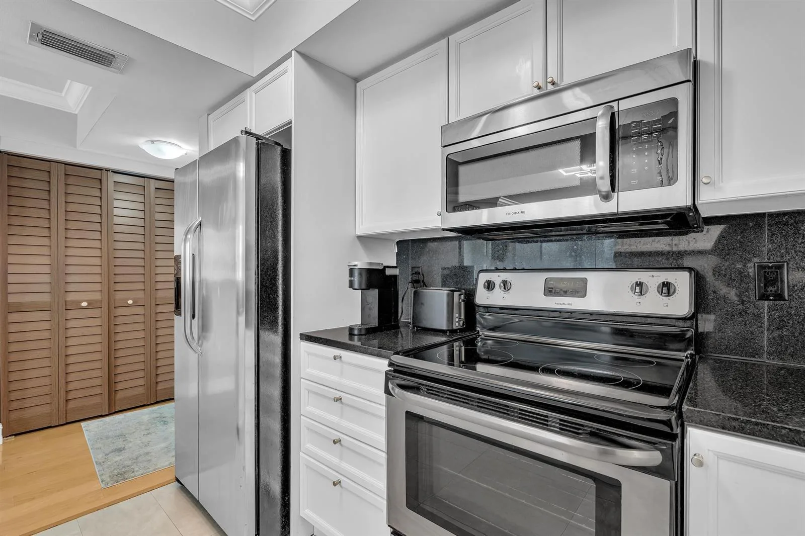 Palmetto Place photo 8