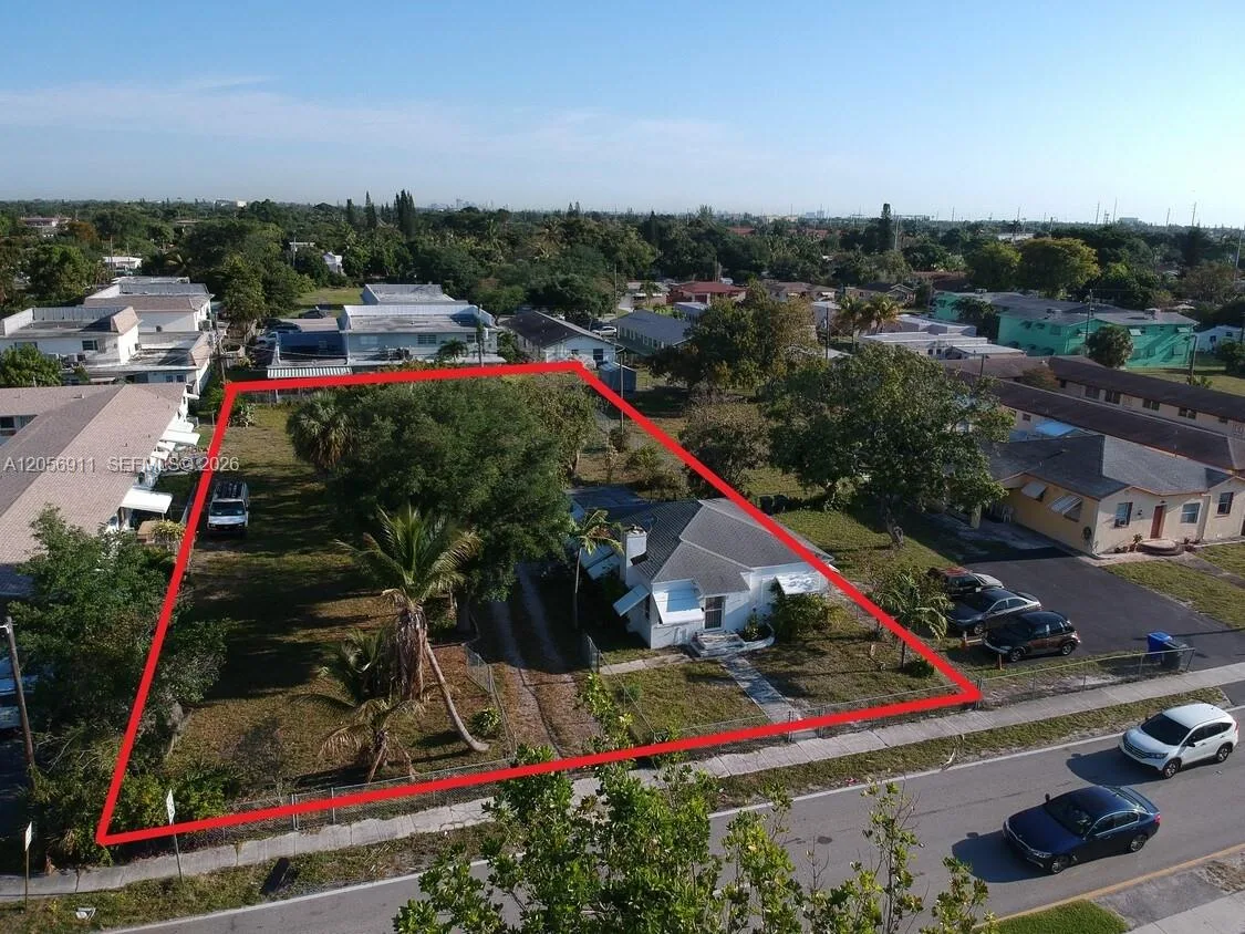 2455 Polk St, Hollywood, FL 33020 photo 3