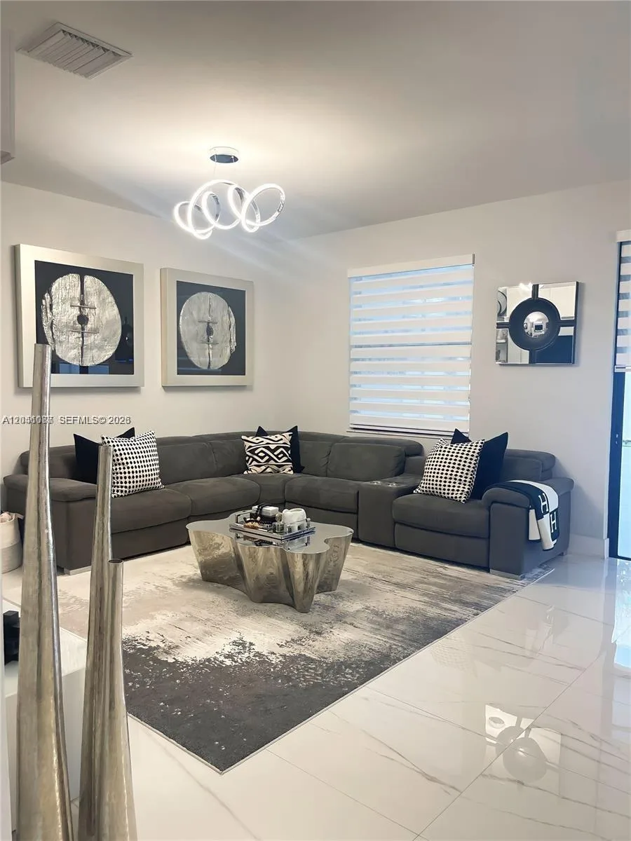 8719 W 33rd Ave, Hialeah, FL 33018 photo 10