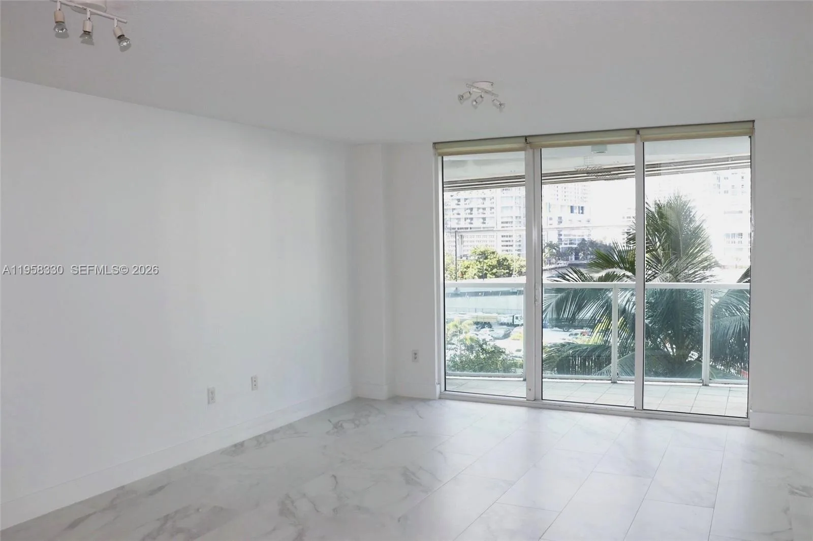 31 SE 5th St # 507, Miami, FL 33131