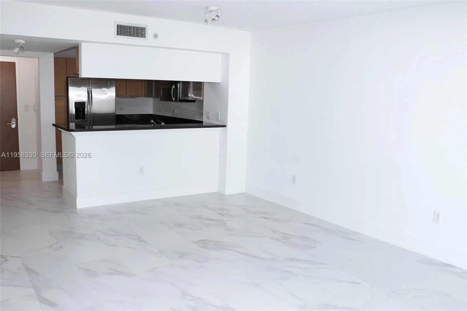 31 SE 5th St # 507, Miami, FL 33131 photo 2