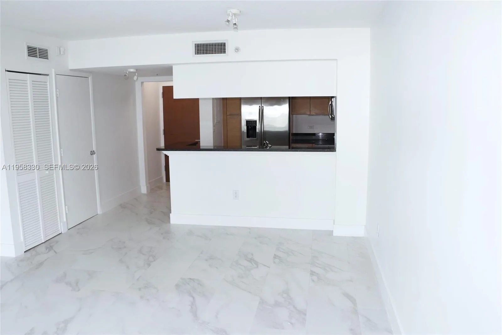 31 SE 5th St # 507, Miami, FL 33131 photo 3