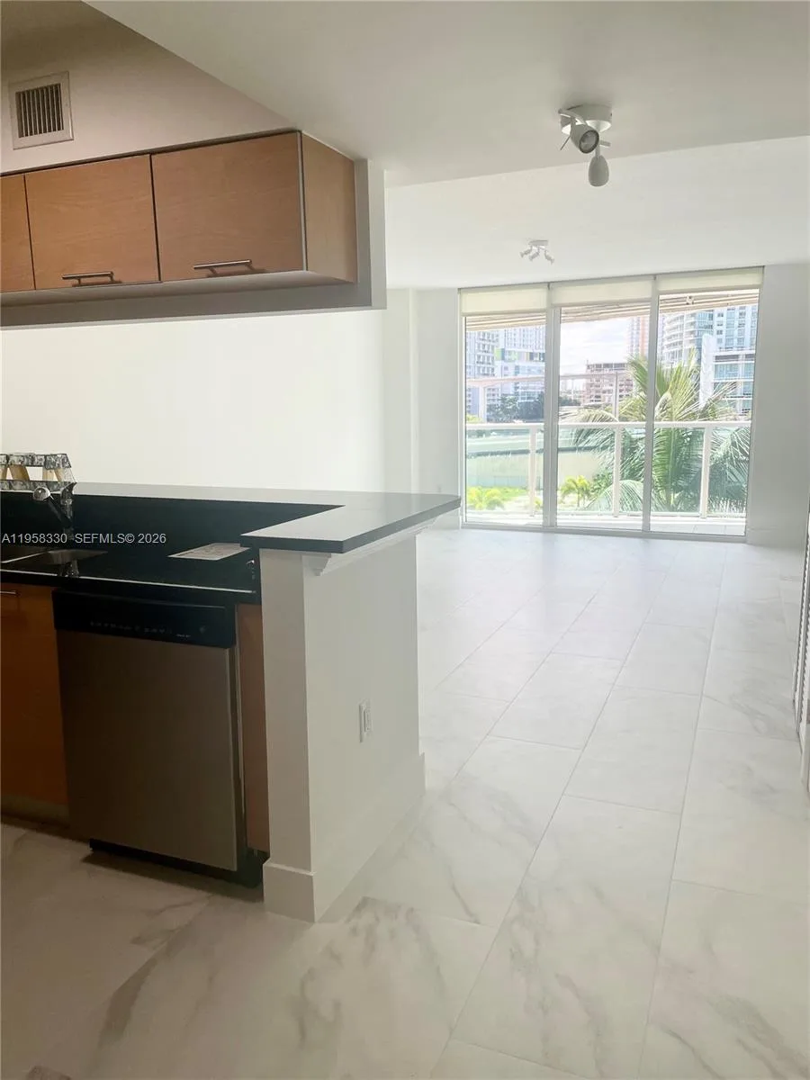 31 SE 5th St # 507, Miami, FL 33131 photo 6