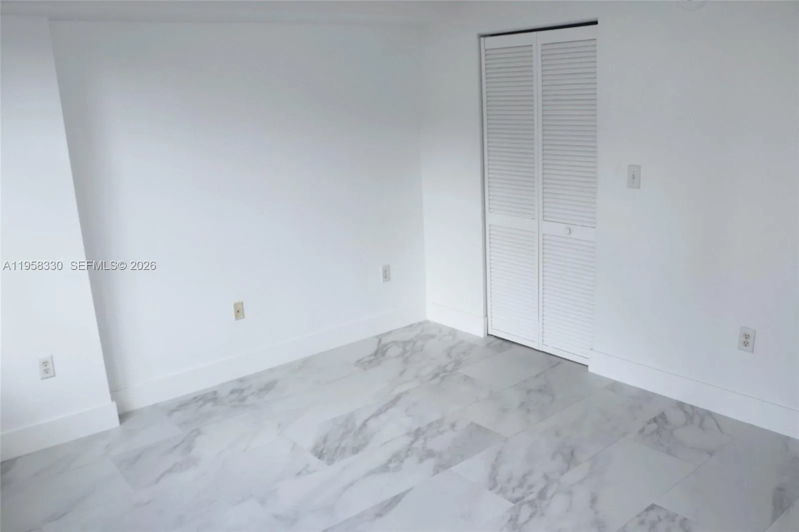 31 SE 5th St # 507, Miami, FL 33131 photo 8