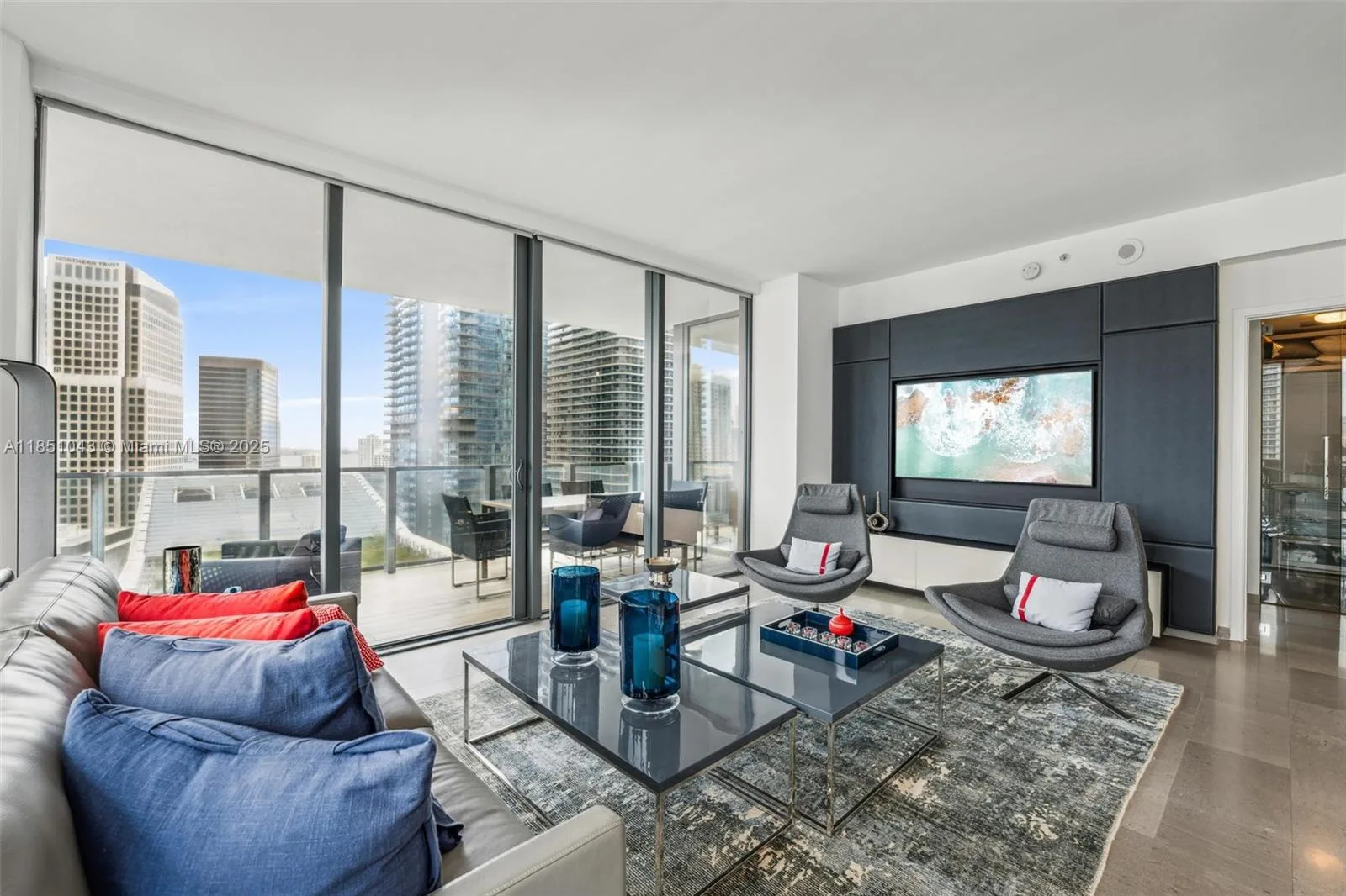 88 SW 7th St # 2111, Miami, FL 33130 photo 3