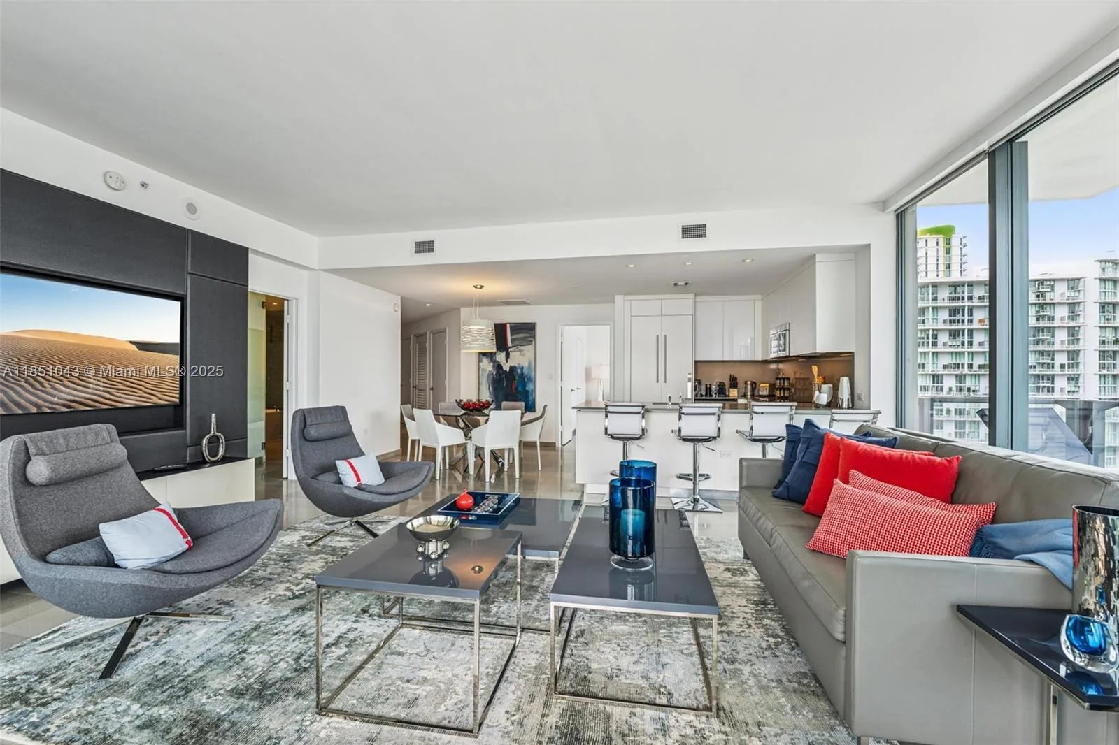 88 SW 7th St # 2111, Miami, FL 33130 photo 5