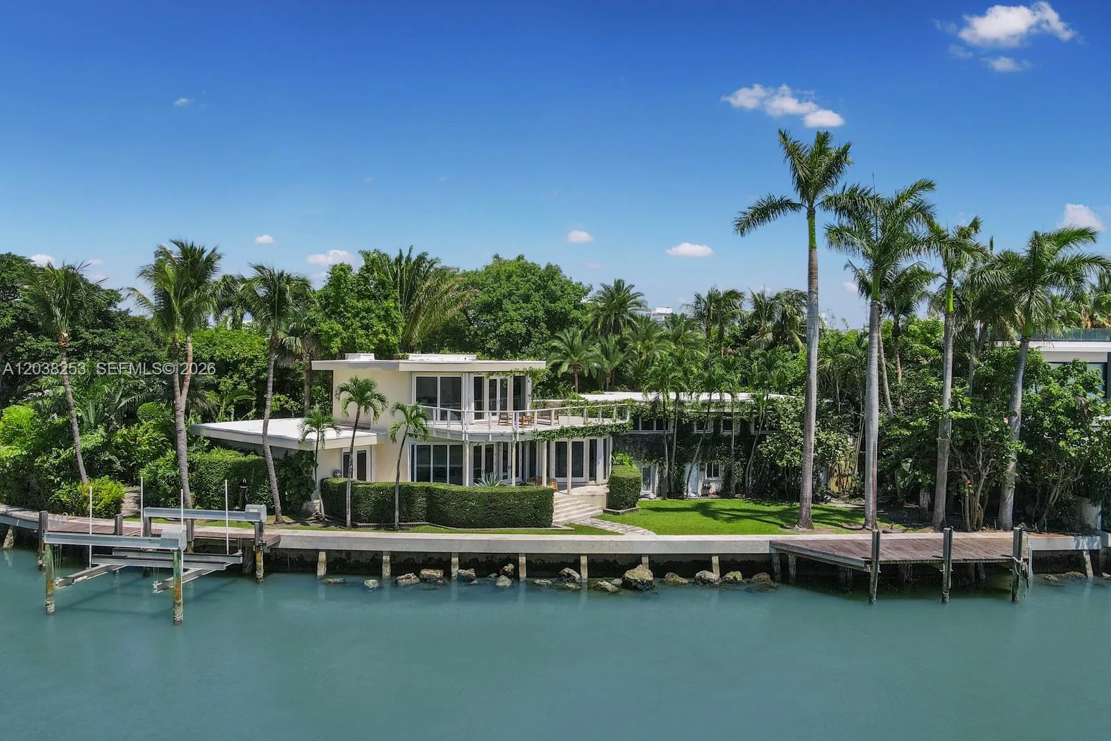 6500 N Bay Rd, Miami Beach, FL 33141