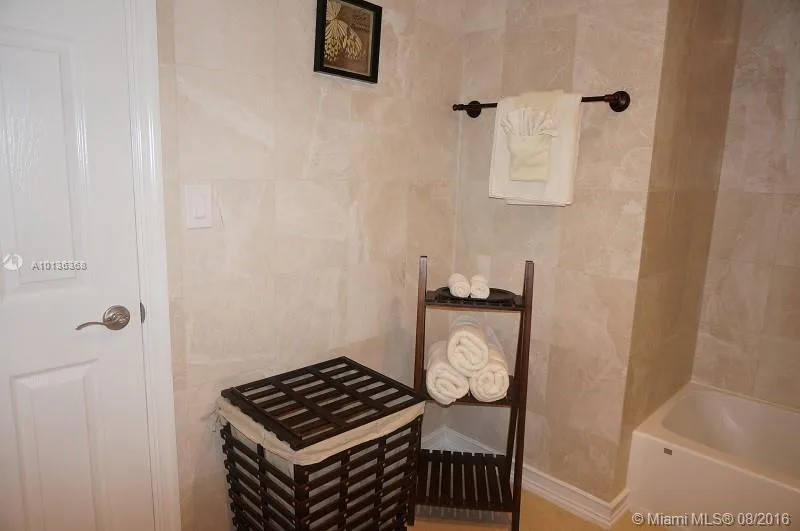 19370 COLLINS AV SEASONAL # 923, Sunny Isles Beach, FL 33160 photo 11