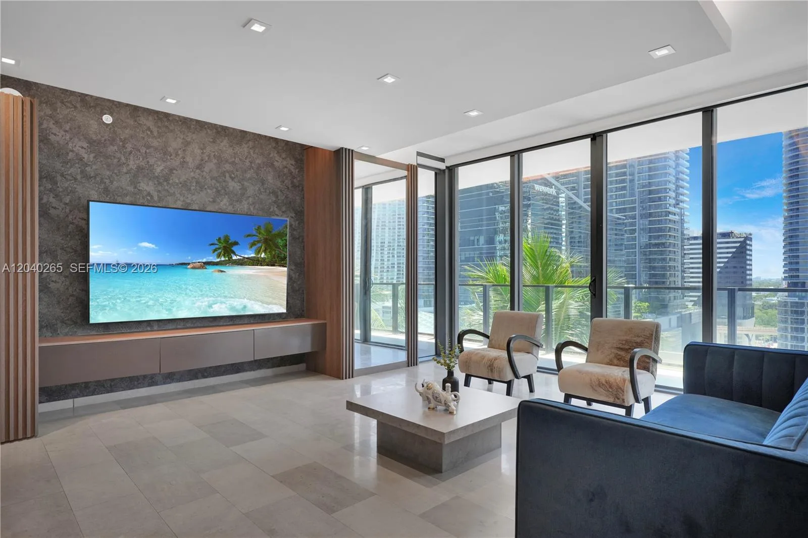 68 SE 6th St # 1004, Miami, FL 33131