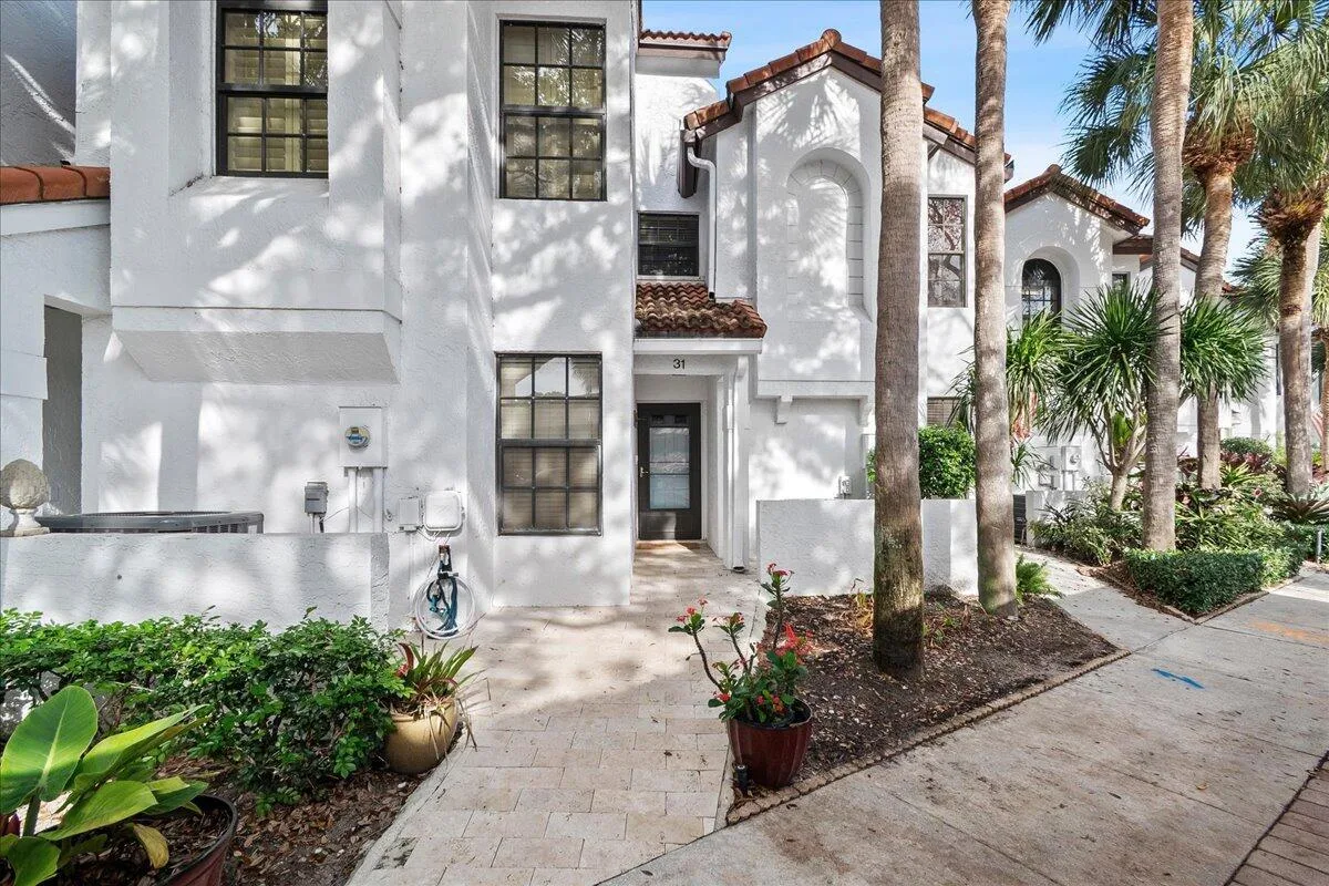 2359 Treasure Isle Drive # 31, Palm Beach Gardens, FL 33410