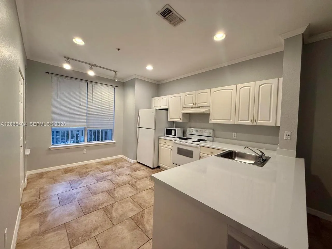 860 N Orange Ave # 258, Orlando, FL 33180