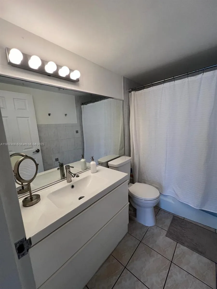 5601 Collins Ave # 1115, Miami Beach, FL 33140 photo 8