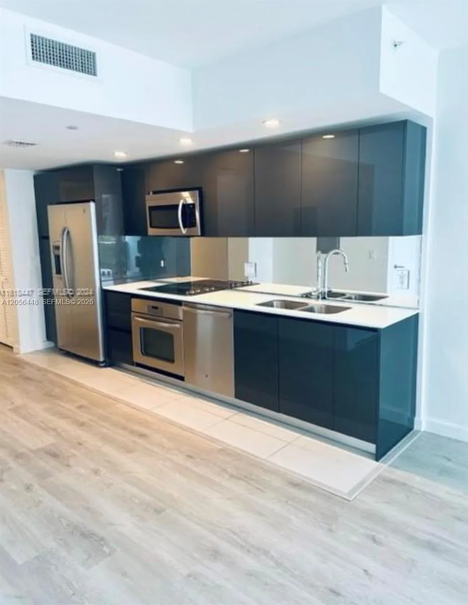 31 SE 6th St # 1503, Miami, FL 33131 photo 6