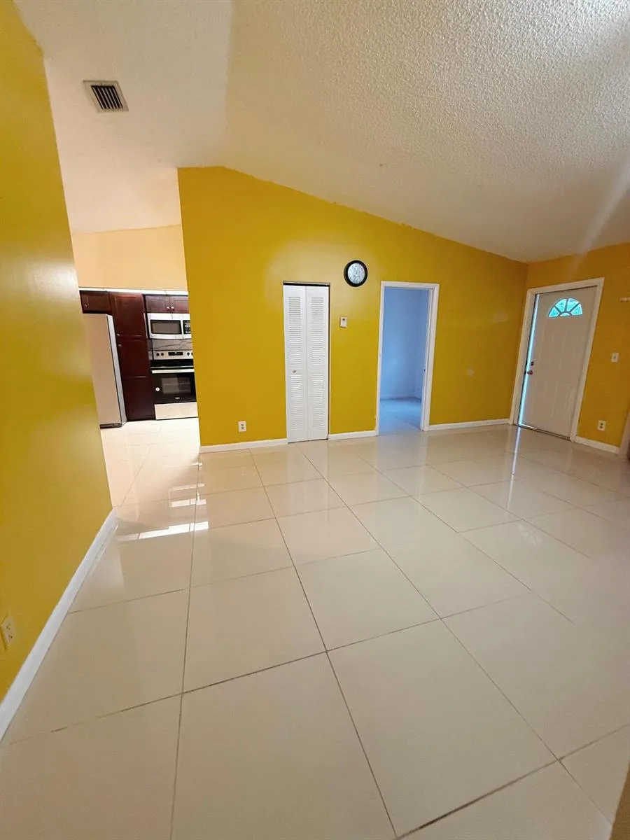 23 Chelsea Lane, Boynton Beach, FL 33426 photo 3