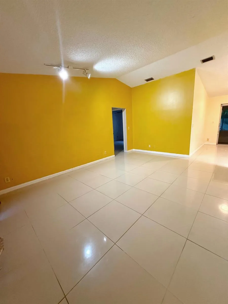 23 Chelsea Lane, Boynton Beach, FL 33426 photo 4