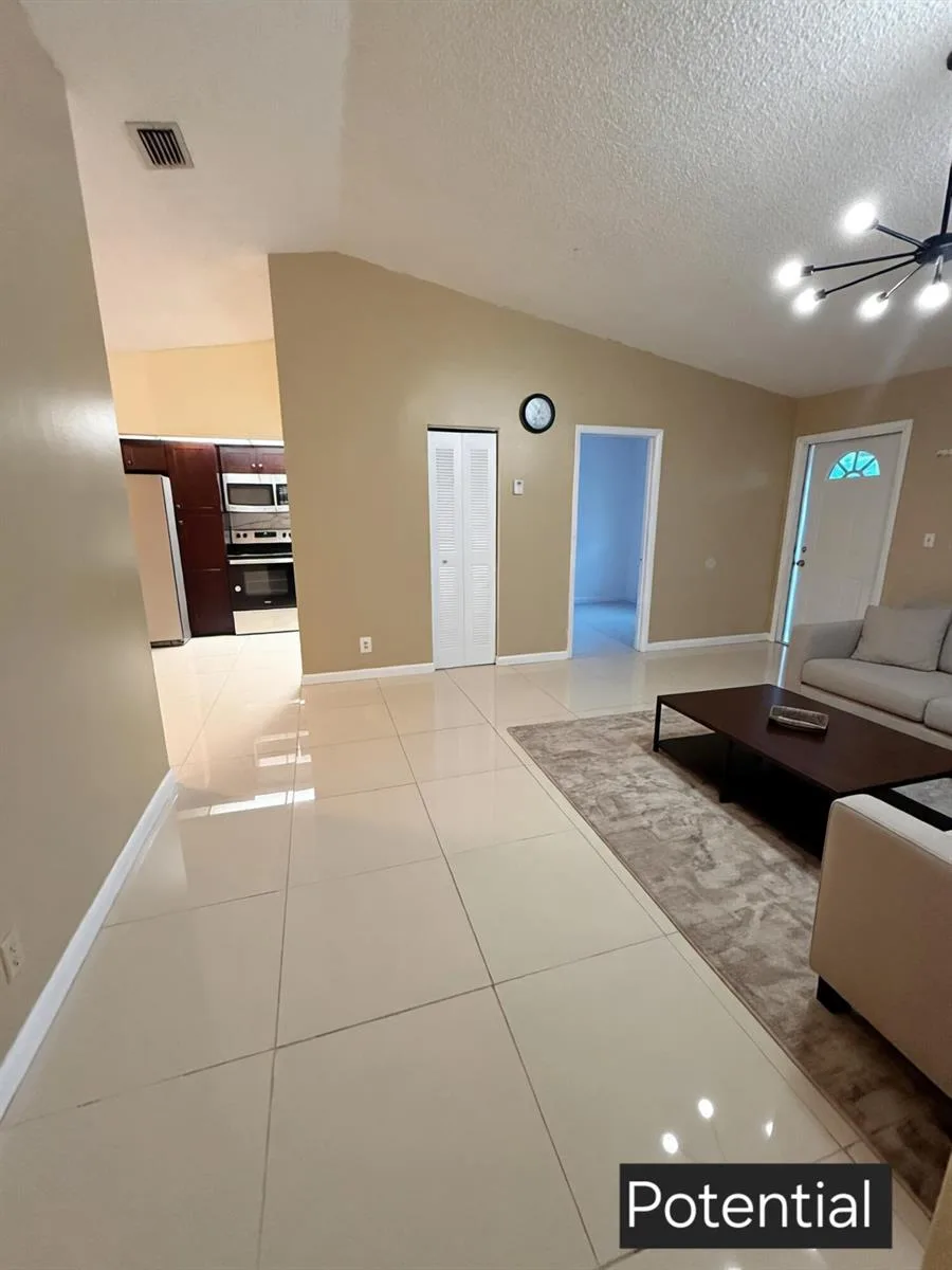 23 Chelsea Lane, Boynton Beach, FL 33426 photo 8