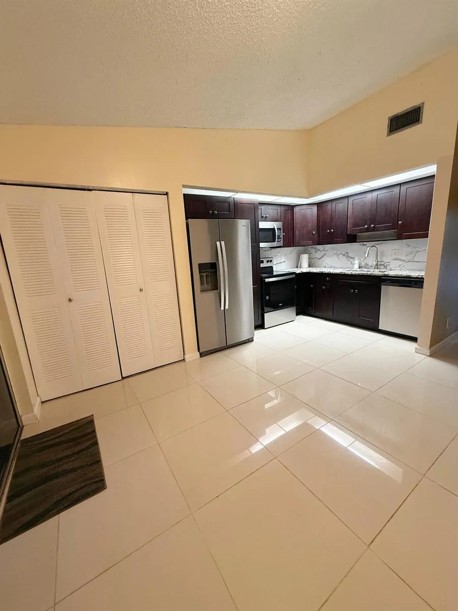 23 Chelsea Lane, Boynton Beach, FL 33426 photo 9