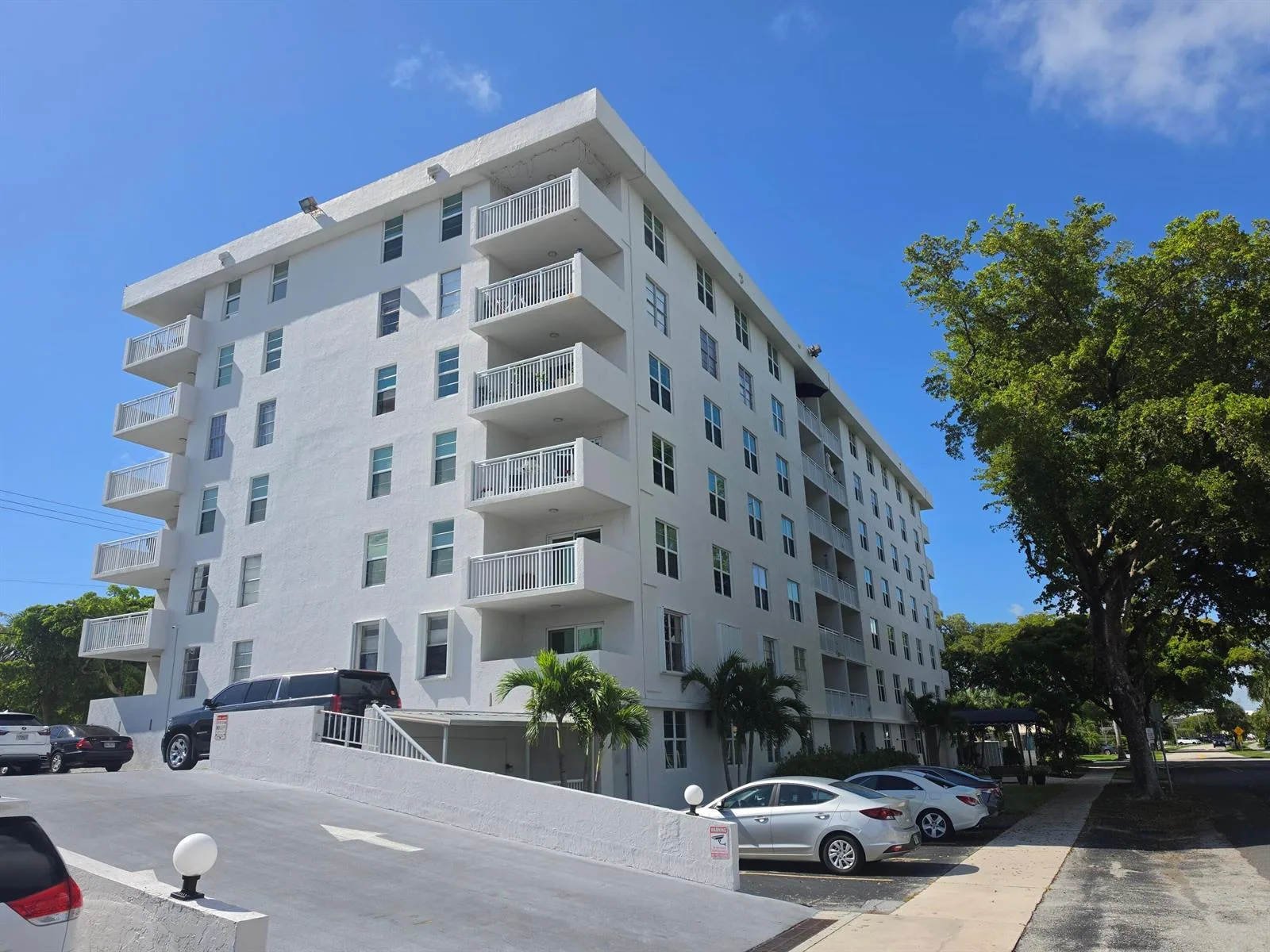 6000 NE 22nd Way # 3g, Fort Lauderdale, FL 33308