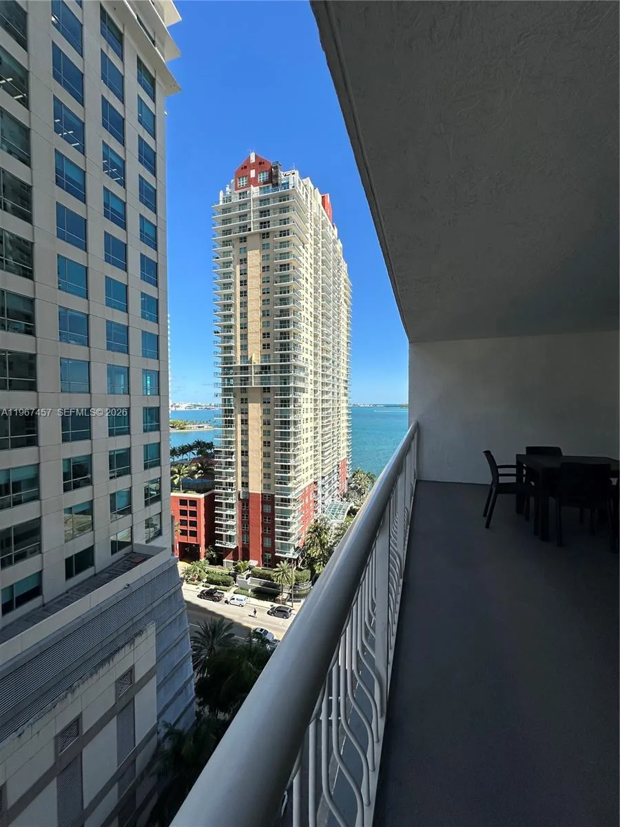 1200 Brickell Bay Dr # 1712, Miami, FL 33131 photo 2
